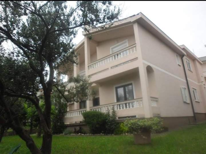 Apartmani Luka Banjol Exterior foto